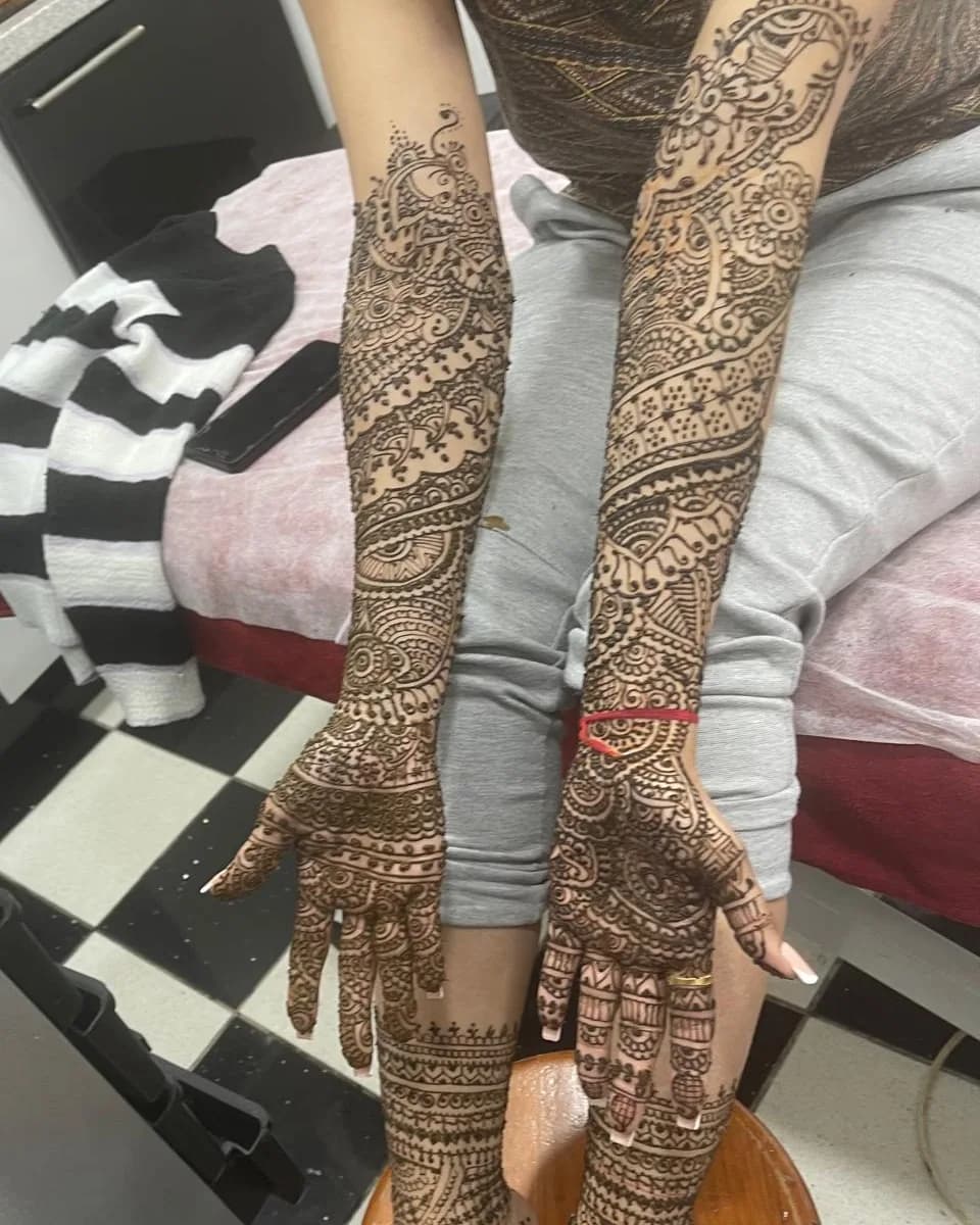 Bridal mehndi: when to book and how to prep